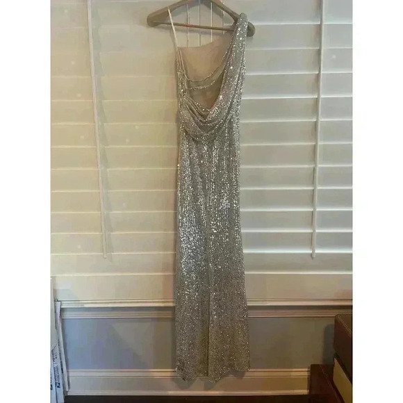 Mac Duggal SEQUINED ONE SHOULDER DRAPED BACK GOWN 2 SILVER 26990 Strappy Slit XS - Picture 5 of 11
